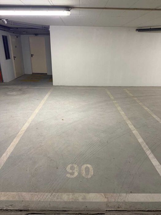 Estacionamento privado com avença mensal – Parque das Nações/Moscavide