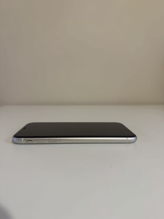Sprzedam iPhone 11 64GB