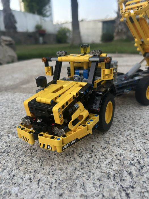 Lego Technic 8264 - Camião Transportador