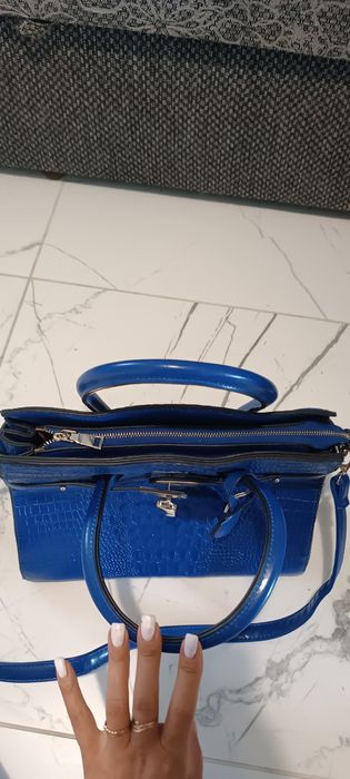 Продам очень красивую и яркую сумку