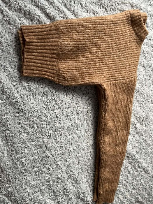 Brązowy sweter damski