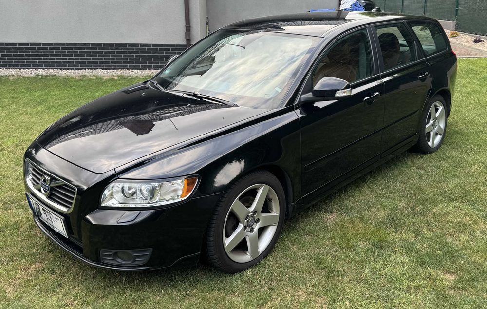 Ekonomiczne Volvo V50