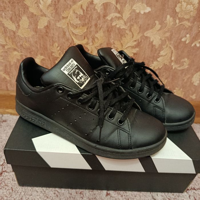 Шкіряні кросівки Adidas для хлопчика, р 39 (по устілці 25 см) відмінний стан