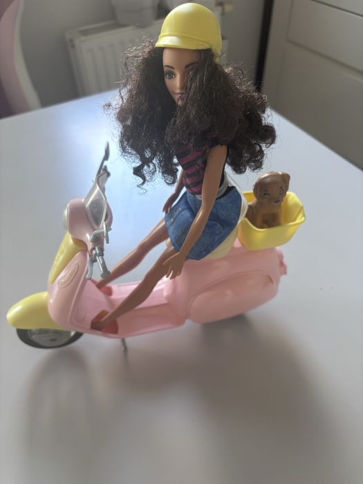 Skuter Barbie ze szczeniakiem + lalka gratis
