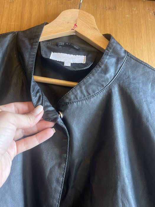 Casaco de pele preta de senhora