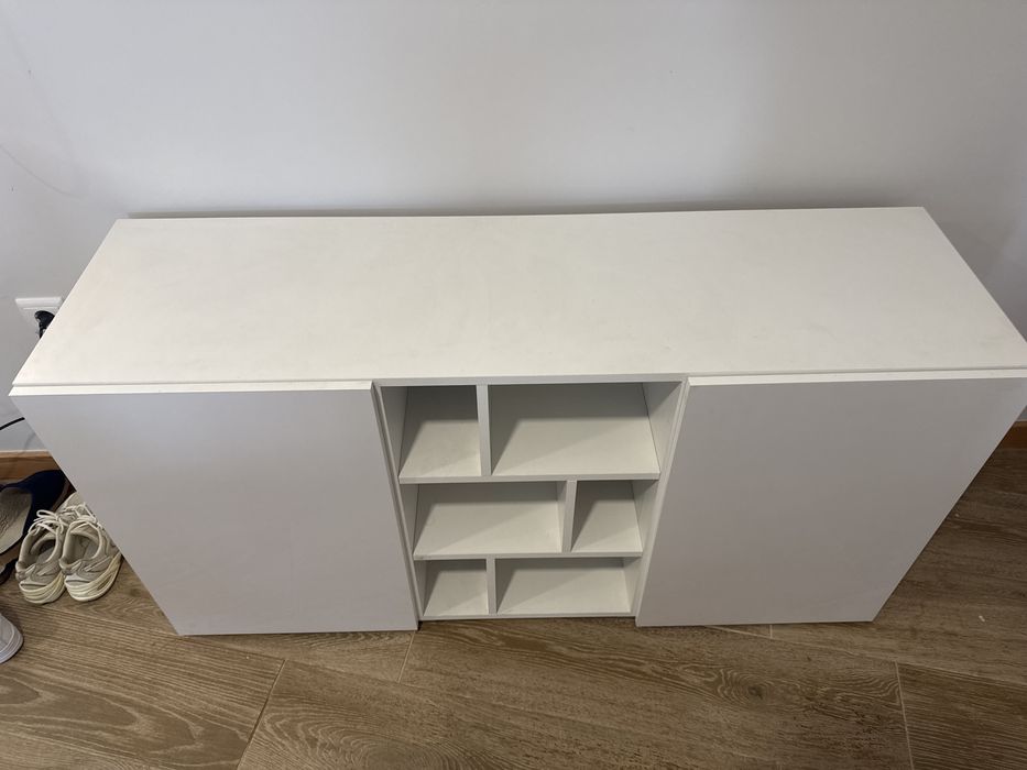 movel branco de sala