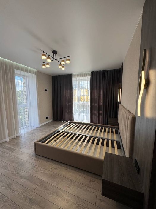 Продаж 2к квартири в центрі міста, вигляд на парк. Новий ремонт