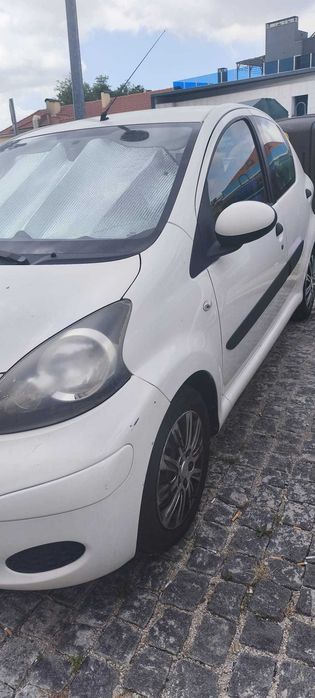 Vendo carro toyota aygo 2009
