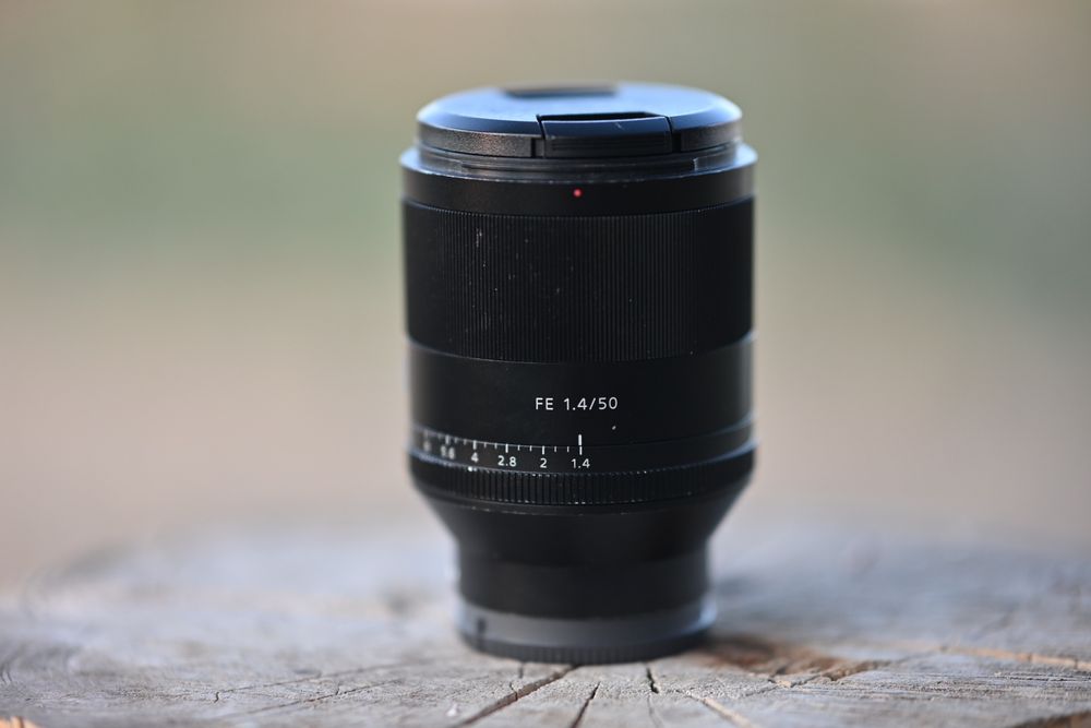 Автофокусний Sony Zeiss Planar FE 50/1.4