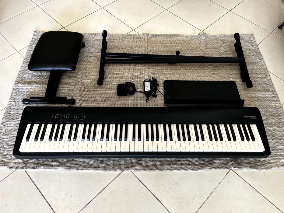 Roland FP-30X Preto | Como Novo | Suporte + Banco Incluídos