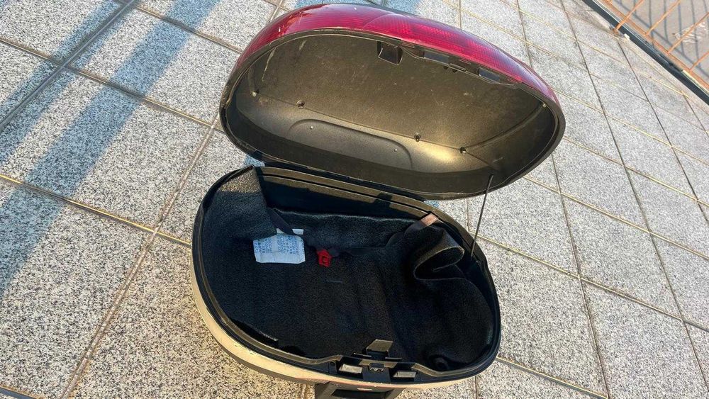Mala traseira bauleto para mota 46L Shad em bom estado