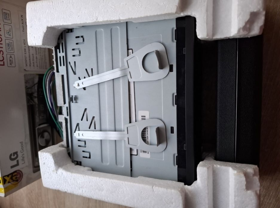 Sprzedam radioodtwarzacz samochodowy LG