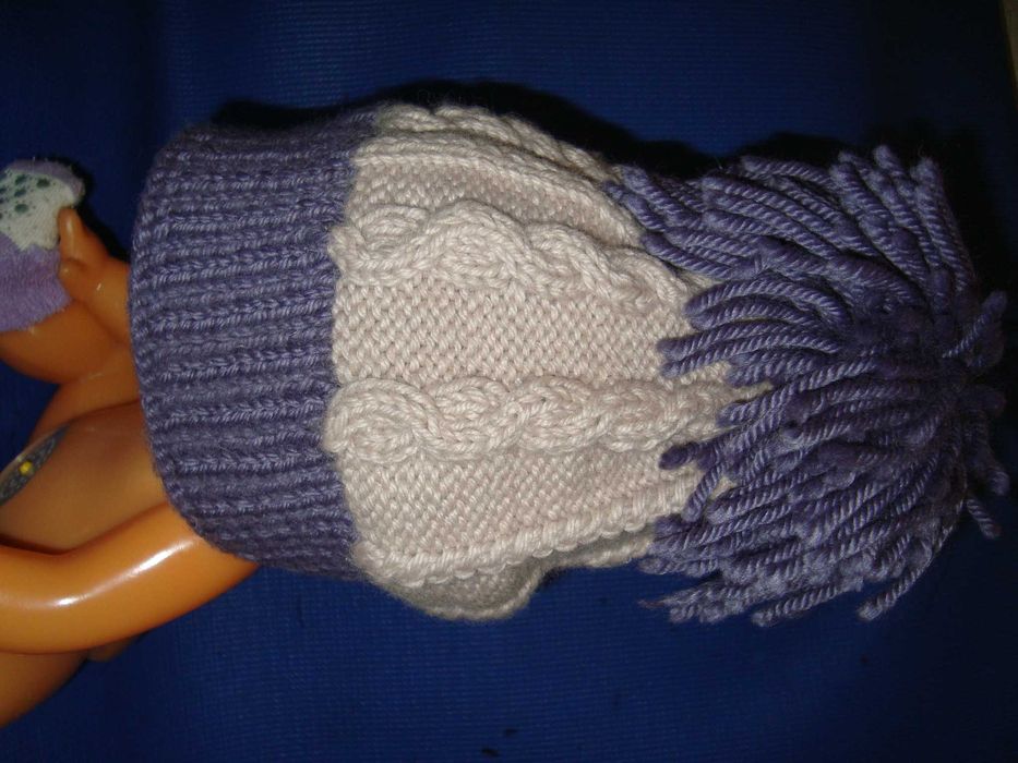 Шапка женская зимняя вязаная с бомбоном.