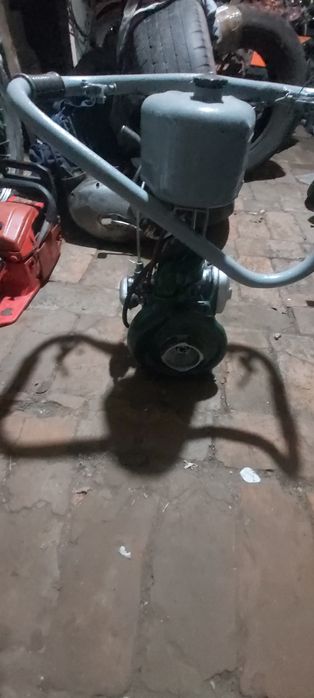 Бензо пила дружба