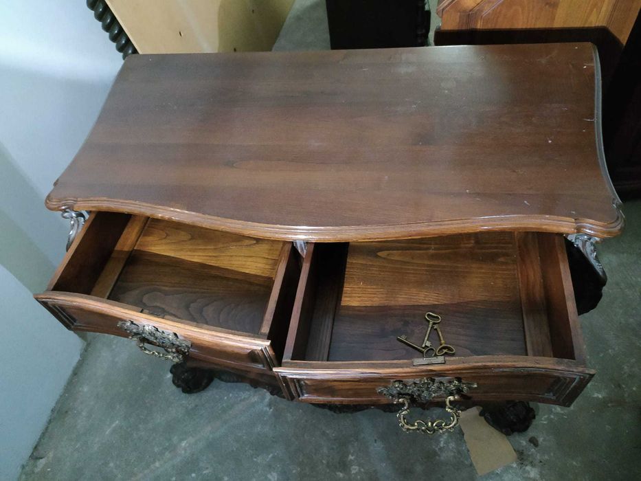 Cama de Casal, duas Mesas de Cabeceira e Cómoda