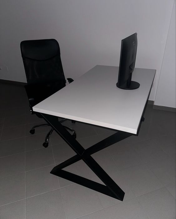 Secretaria e cadeira