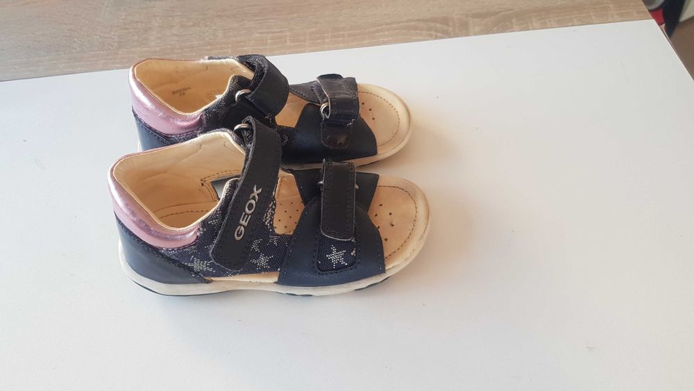 Vários tipos calçado como novos