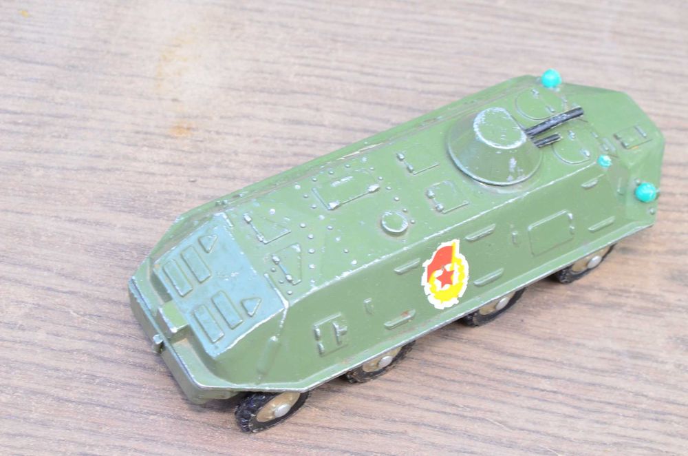 Игрушечный БТР-60ПБ (масштаб 1:43) СССР в коллекцию машинка военная техника