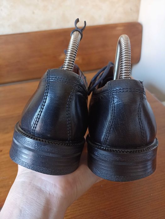 Чорні стильні шкіряні весільні чоловічі туфлі Grosvenor розмір 42/27см