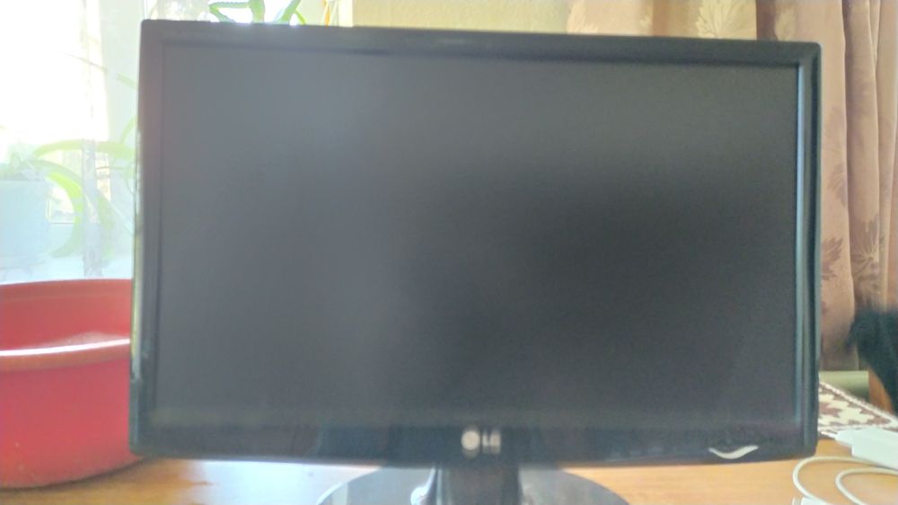 Продам монитор LG