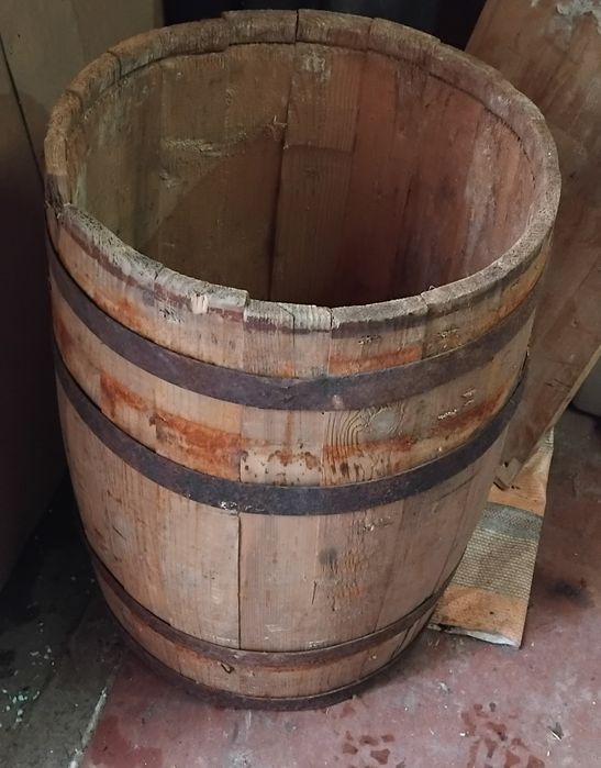 Бочка деревянная