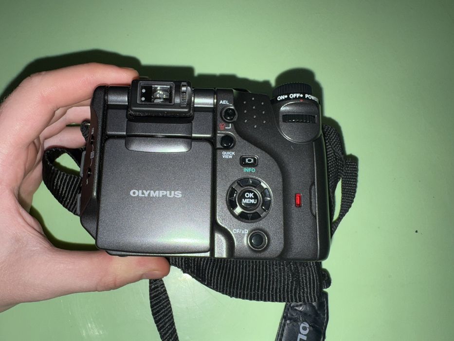 Olympus CAMEDIA C-7070  Wide Zoom