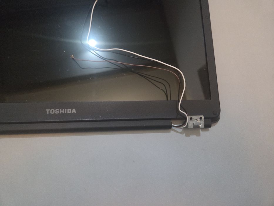 Sprzedam calą klapę Matrycy do laptopa Toshiba satellite pro a100