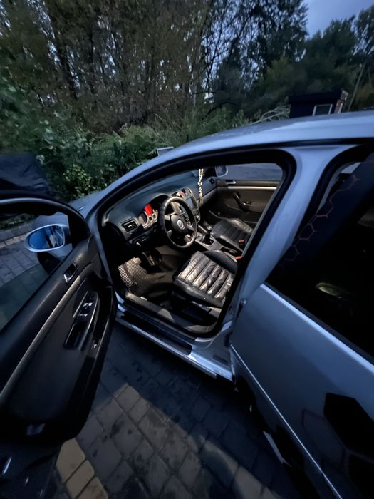 Volksvagen Golf  V(GTI) з легендарним двигуном  1.9tdi