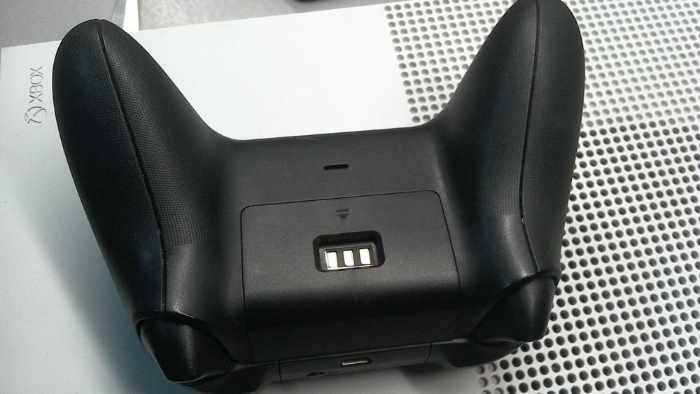 Sprzedam Konsole do gier Xbox One  S