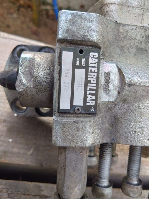 Zamek hydrauliczny siłownika CAT M313D