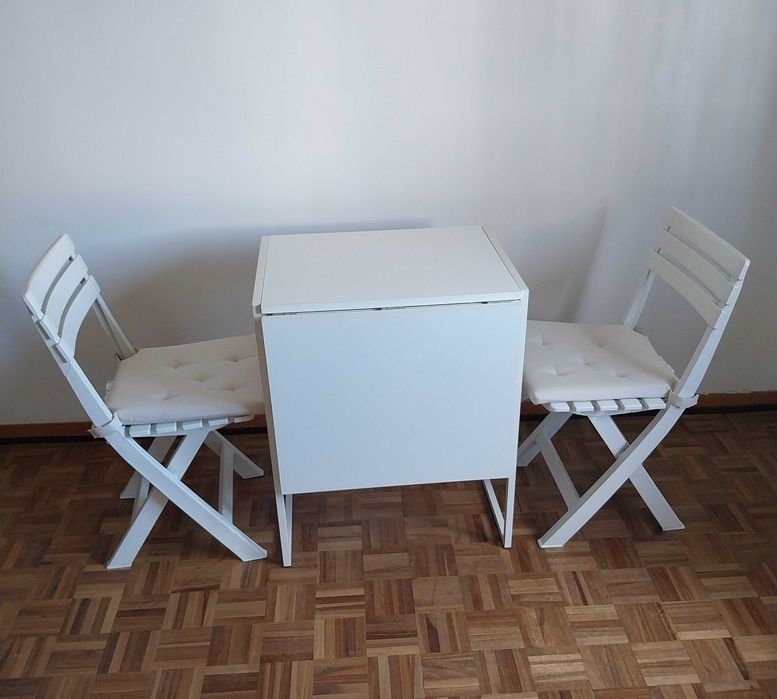 conjunto mesa dobrável + 2 cadeiras
