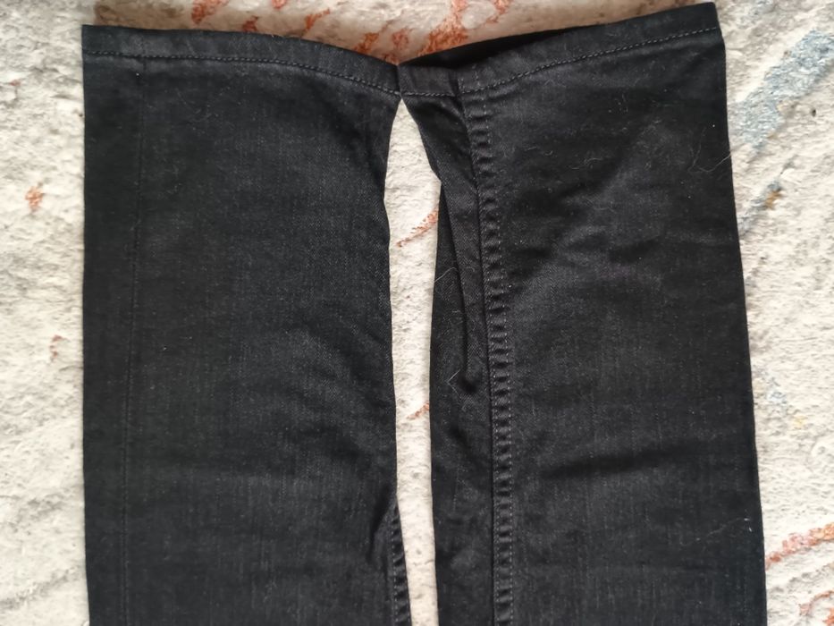 Fajne czarne klasyczne mięciutkie LEVIS,y W 30 L 32 pas 78cm