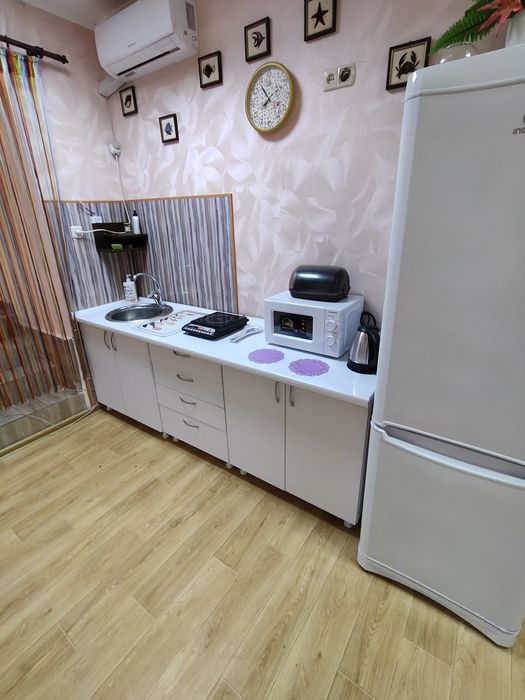 Комфортна і тепла двокімнатна квартира подобово. Біля Сіті.