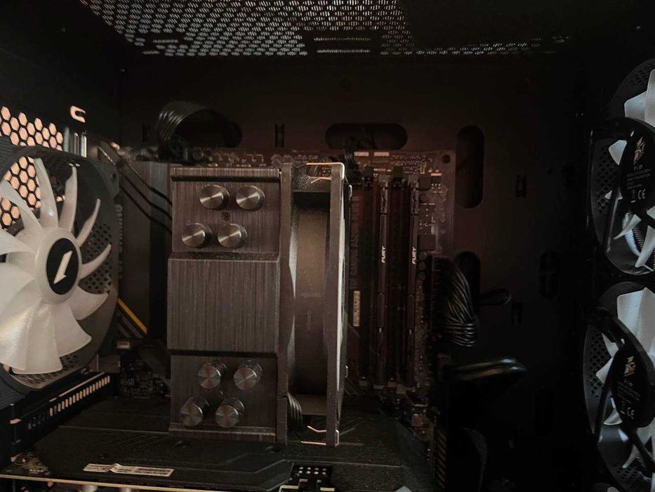 Продам пк ЦП Rayzen 5 3500x, Видео карта RTX 2060, 1tb ssd + Монитор