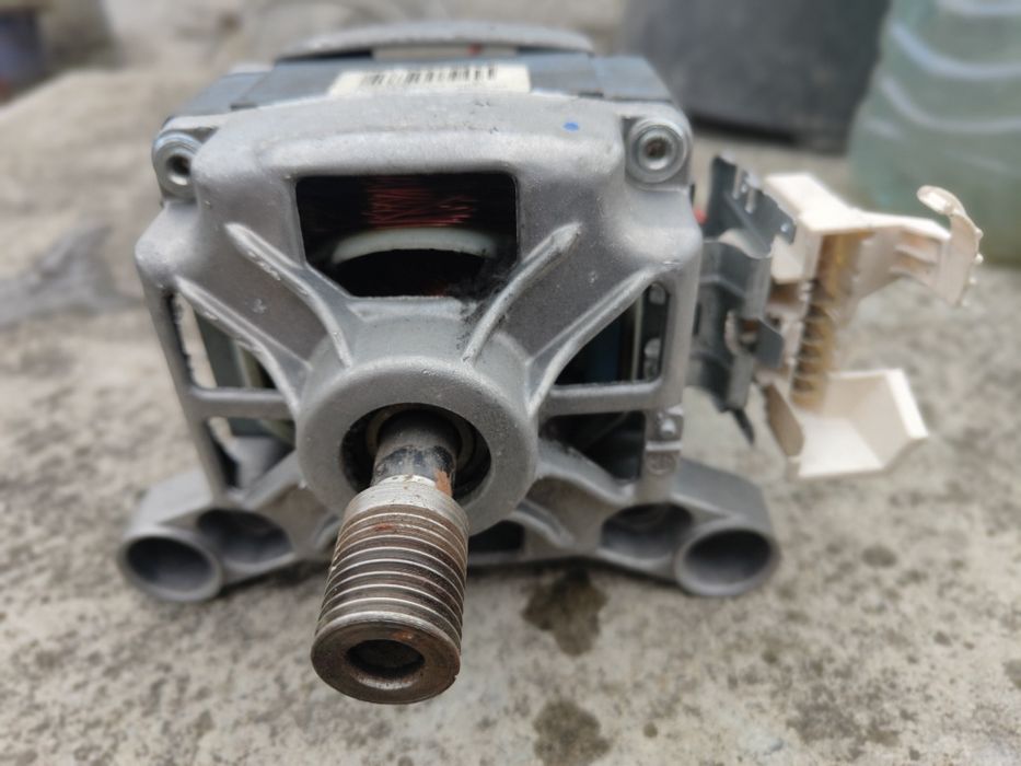 Запчастини до вертикальної пралки zanussi zwq 5100