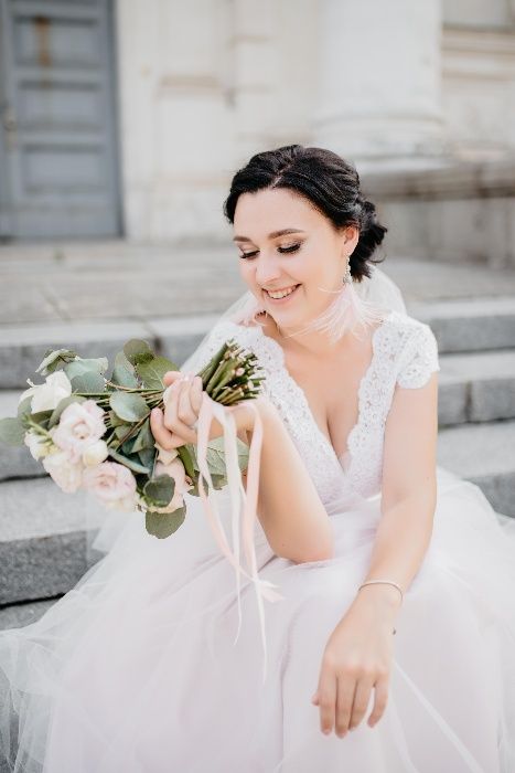 Пудровое свадебное платье