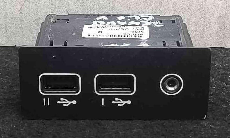 Porta USB 284H39520R - RENAULT CLIO V