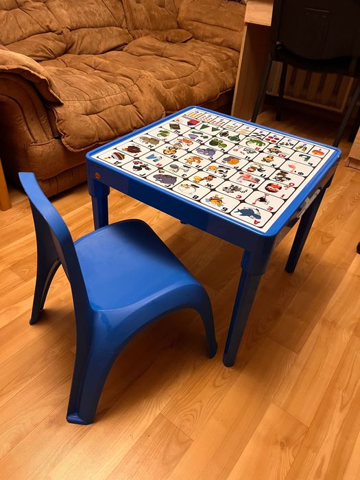 Дитячий стіл і стілець
