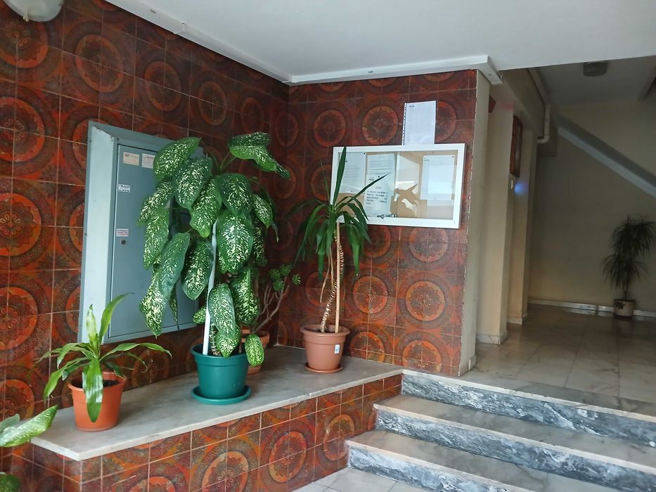 Apartamento em Almada/ Barrocas arrenda-se