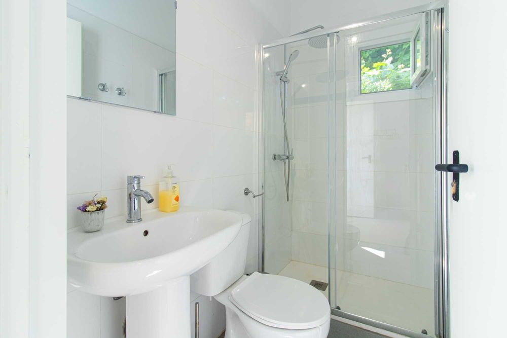 Excelente oportunidade Suítes,T-1 e quarto simples(arrendamento mensal