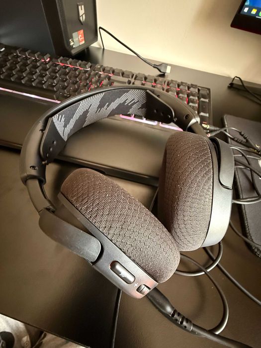 Auscultadores Gaming STEELSERIES Arctis Nova 1