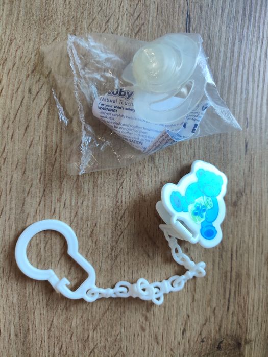 Пустышка Nuby Natural Touch + цепочка