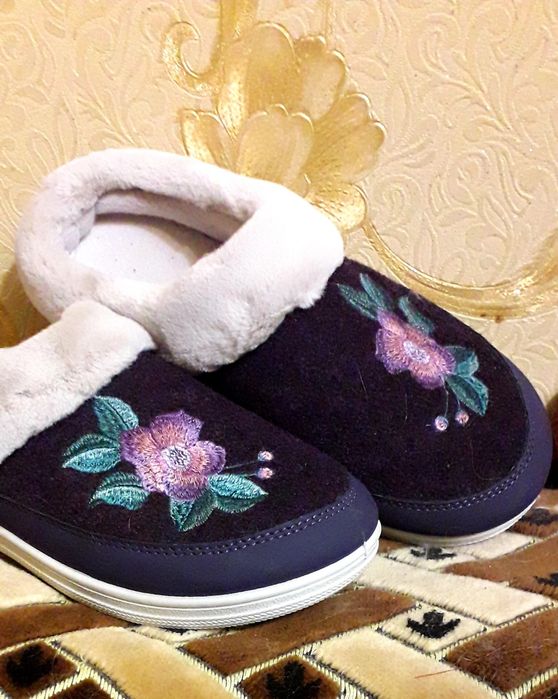 Новые женские,теплые тапочки,бурки,меховые 39 размер