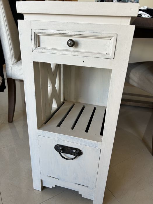 Movel branco cabeceira