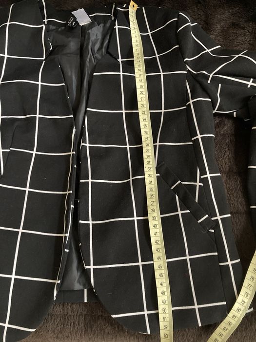 Marynarka w kratę kratkę H&M Divided  36 S czarno-biała taliowana