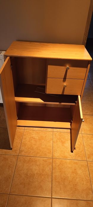 Mała komoda kolor sosna