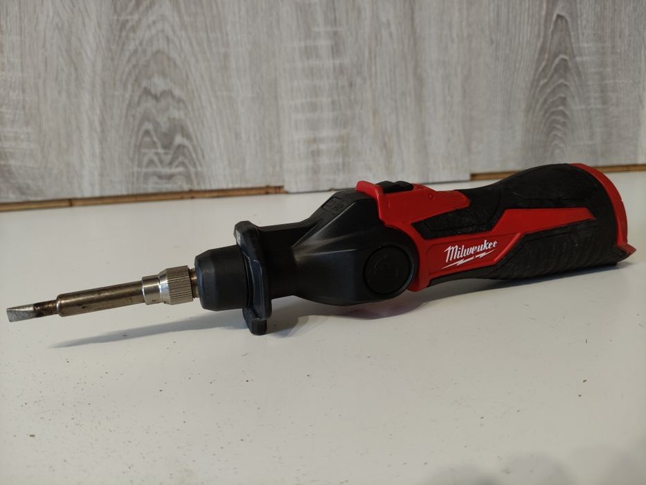 Lutownica  akumulatorowa Milwaukee M12  SI 12v