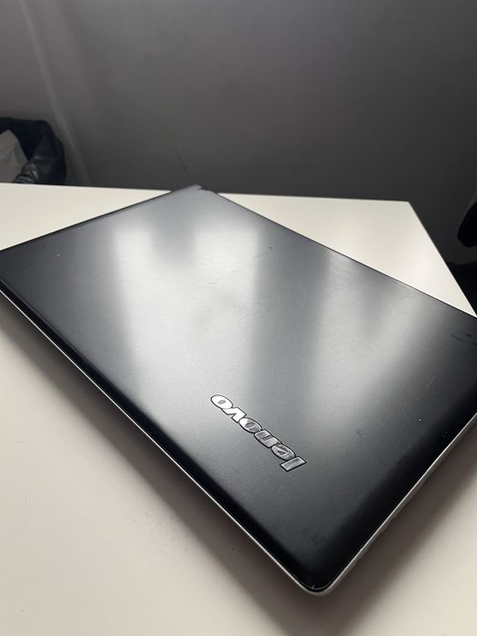 Lenovo Z51-70 l 8GB RAM l 1TB SSHD l i5-5200U