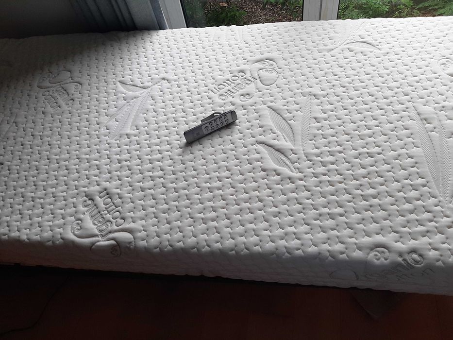 Urgente! Cama elétrica articulada nova c colchão ( tudo ainda com o talão de compra)