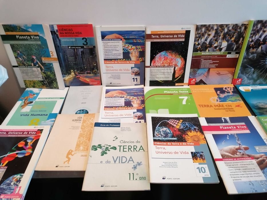 Livros antigos mas em bom estado a 0,50 cêntimos!